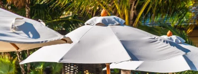 Photo-prestation-nettoyage-de-stores-bannes-parasols-par-DL-Nettoyage
